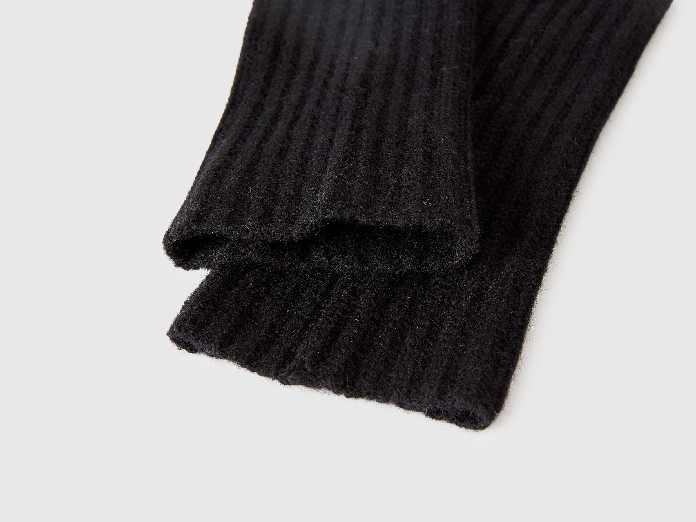 MUFF Women image number 3